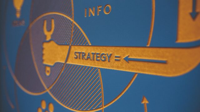 kaboompics-strategy-791200_1920